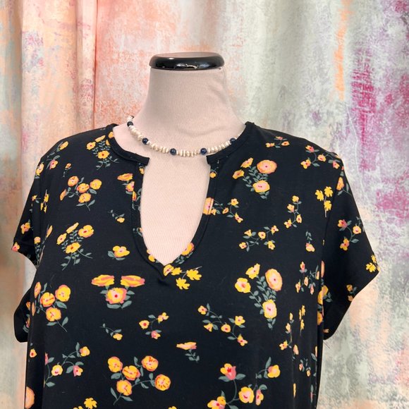 📌Lark + Grey Floral Short Sleeves Soft Flowing Fabric A-Line Dress with Pockets - Picture 5 of 16